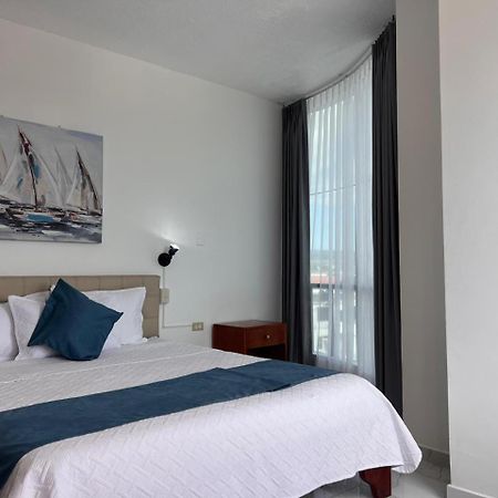Hostal Carliza Puerto Ayora  Bagian luar foto