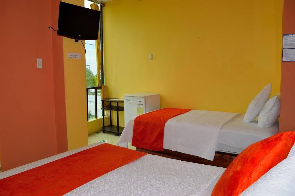 Hostal Carliza Puerto Ayora  Bagian luar foto