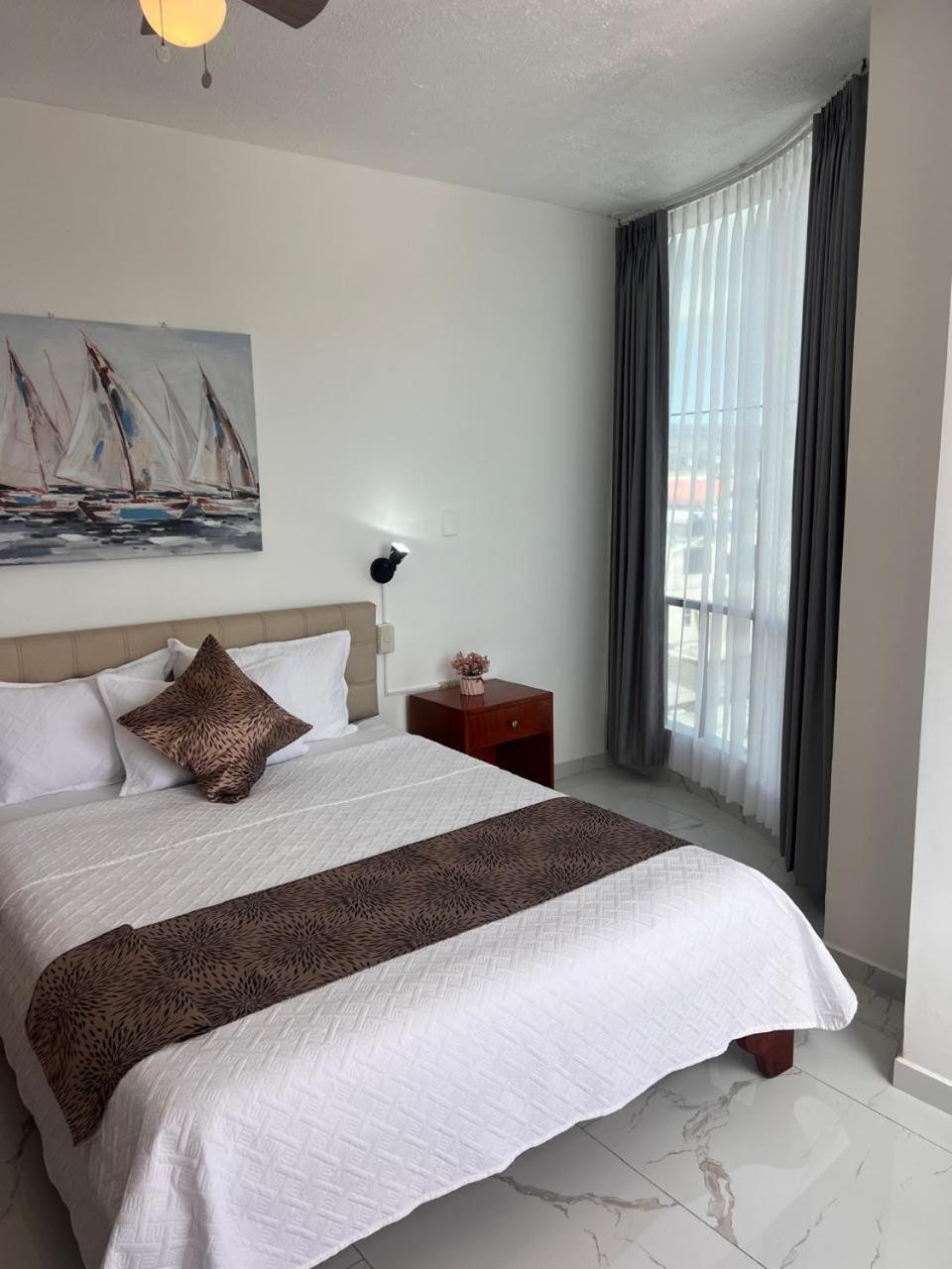 Hostal Carliza Puerto Ayora  Bagian luar foto
