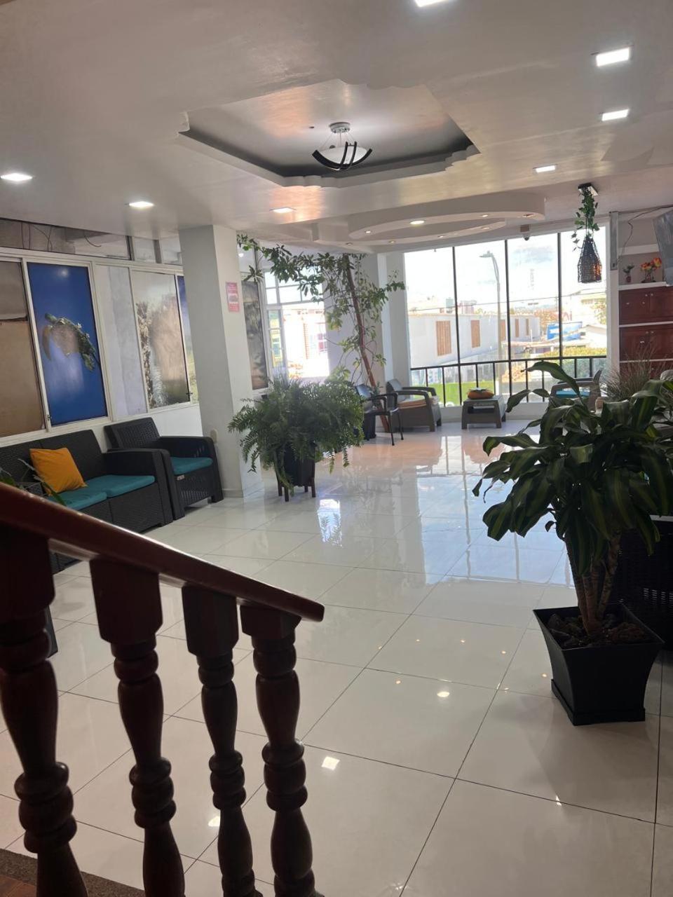 Hostal Carliza Puerto Ayora  Bagian luar foto