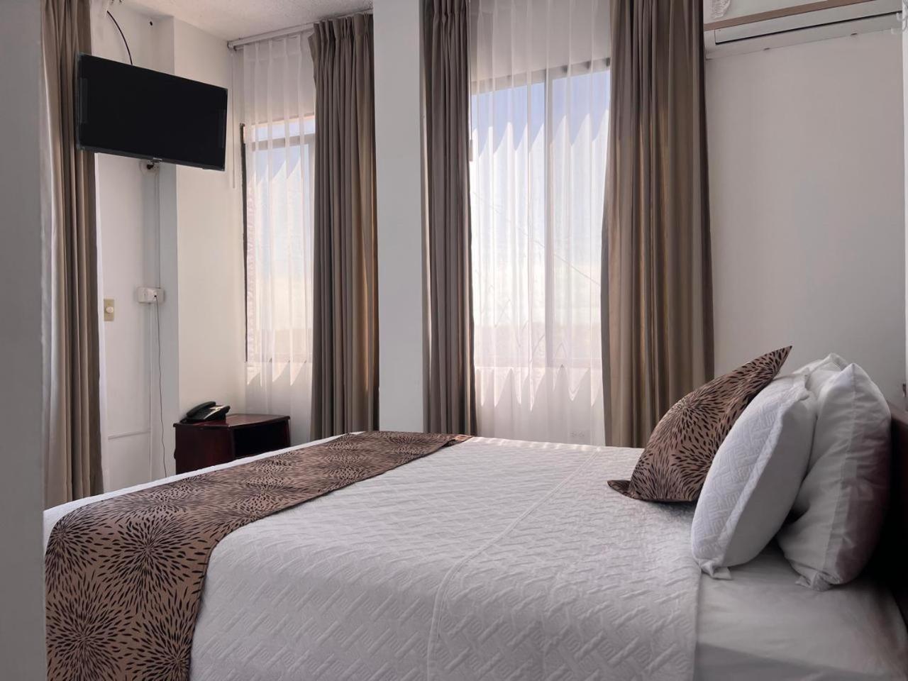Hostal Carliza Puerto Ayora  Bagian luar foto